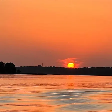 Urocza W Lesie Nad Woda Holiday home Skubianka