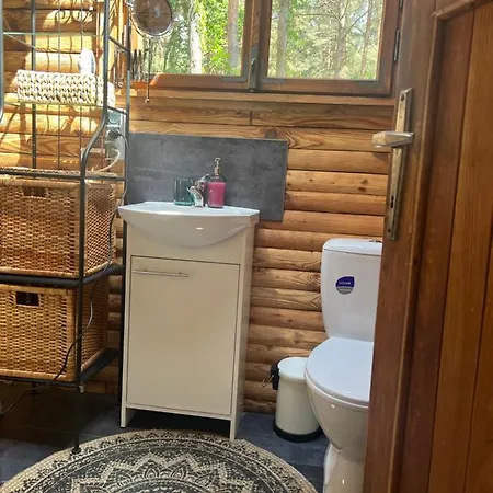 Vakantiehuis Urocza W Lesie Nad Woda Skubianka