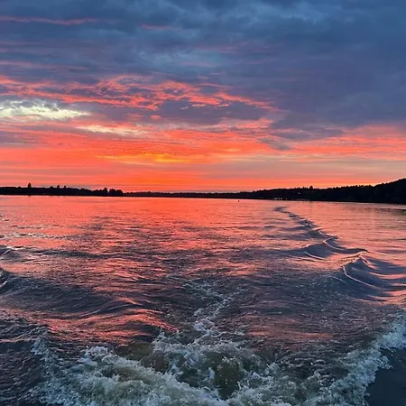 Vakantiehuis Urocza W Lesie Nad Woda Skubianka