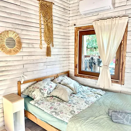 Vakantiehuis Urocza W Lesie Nad Woda Skubianka